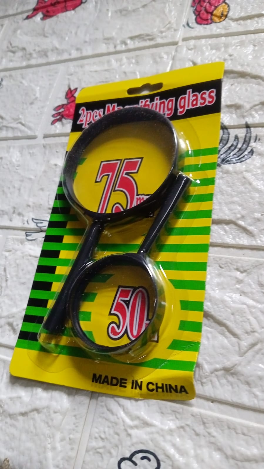 9144 Magnifying glass Lens - reading aid made of glass - real glass magnifying glass that can be used on both sides - glass breakage-proof magnifying glass, Protect Eyes, 75mm & 50mm (2pc Set) 9144 Magnifying glass Lens - reading aid made of glass - real glass magnifying glass that can be used on both sides - glass breakage-proof magnifying glass, Protect Eyes, 75mm & 50mm (2pc Set)